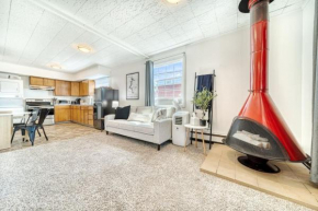 Flat on 4th Close by Downtown